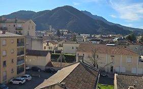 Studio avec terrasse vue sur cousson